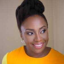 Chimamanda Ngozi Adichie, l'autrice del libro Americanah